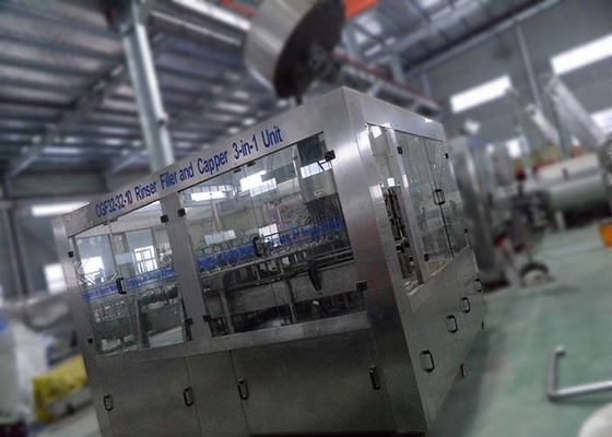 China automatische Füllmaschine des Wasser-500ml, flüssige Füllmaschine für verschiedene Flaschen fournisseur
