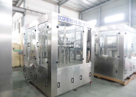 China Plastiksoda-Abfüllenausrüstungs-Getränk Carbonator DCGF24-24-8 des flaschen-kleinen Maßstabs fournisseur