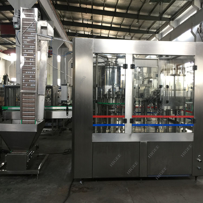 China Streicheln Sie Produktionskapazität Glasflaschen-automatische Wasser-Füllmaschine PLC-Steuer10000bph  fournisseur