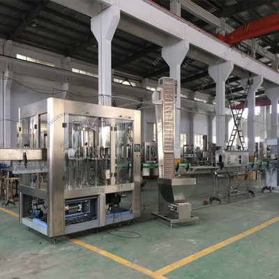 China Gekohltes Getränkeautomatische Wasser-Füllmaschine alle 304/316 Edelstahl-Spülen-Köpfe fournisseur