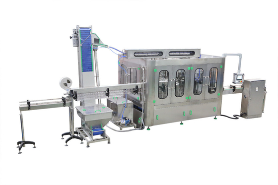 China Soda-/reines Wasser-automatische Flaschenabfüllmaschine für 100 - 320 Millimeter Flaschen-Höhen- fournisseur