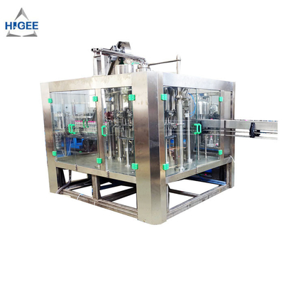 China Hohe Genauigkeits-Trinkwasser-Füllmaschine/3 in 1 flüssiger Füllmaschine fournisseur