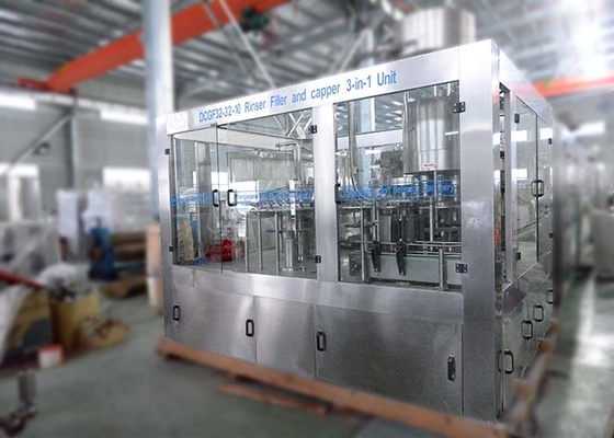China Automatisches Einheit CER der Flaschen-Wasser-waschendes füllendes mit einer Kappe bedeckendes Maschinen-ausspülen 3IN1 markiert fournisseur